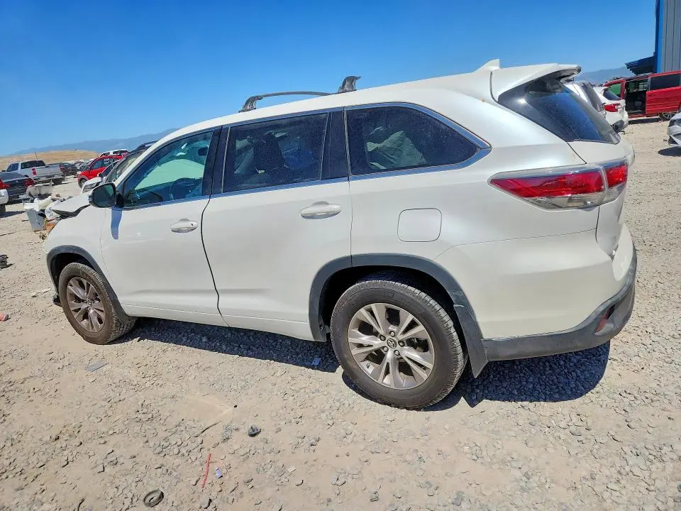 2016 TOYOTA HIGHLANDER LE PLUS  