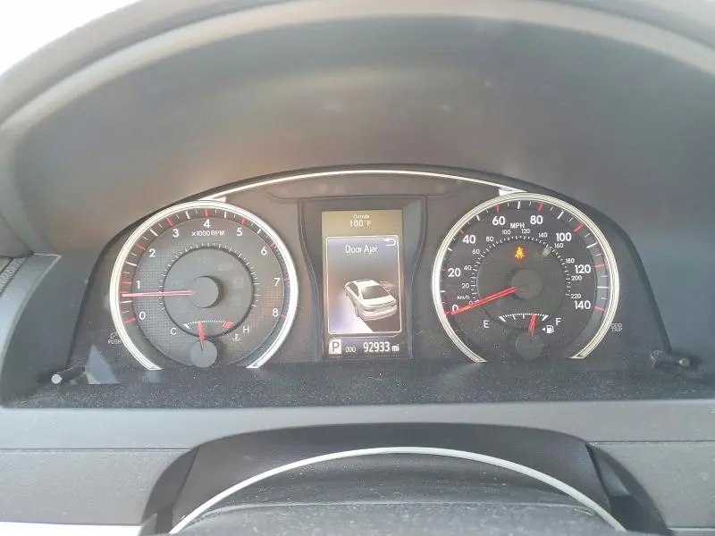 2015 TOYOTA CAMRY SE  
