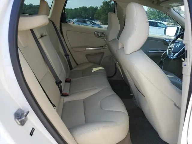 2015 VOLVO XC60 T5 PREMIER+  