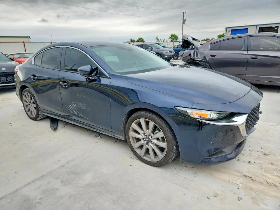 2023 MAZDA 3 SELECT  