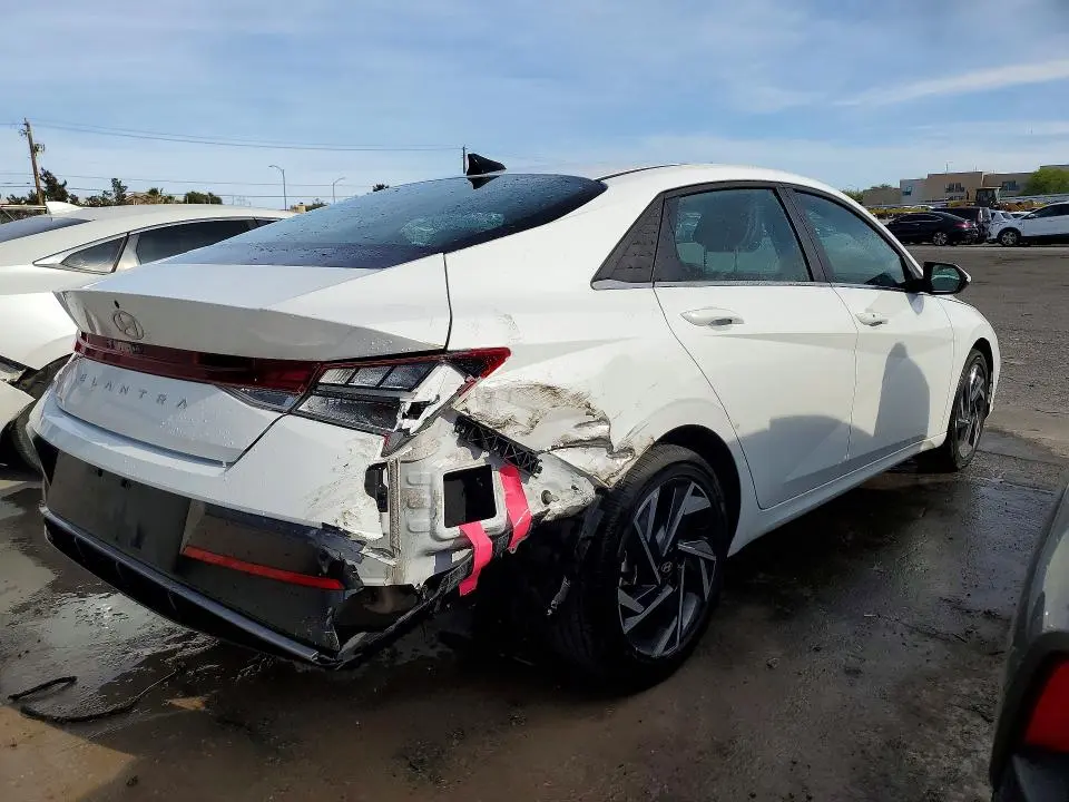 2025 HYUNDAI ELANTRA SEL  