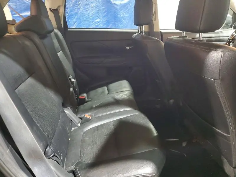 2017 MITSUBISHI OUTLANDER SE  