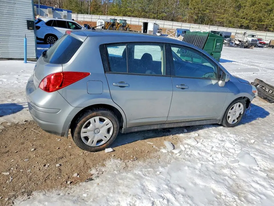 2010 NISSAN VERSA S  