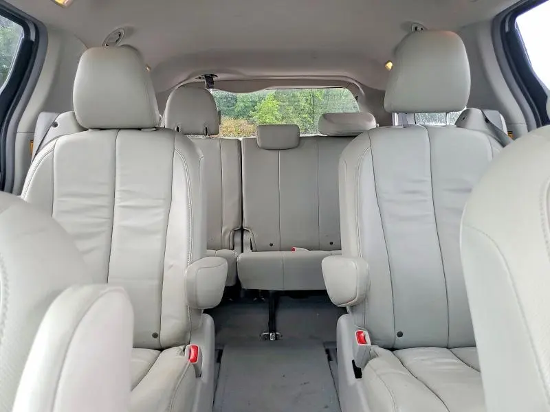 2013 TOYOTA SIENNA XLE 7-PASSENGER  