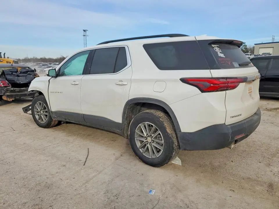 2023 CHEVROLET TRAVERSE LT  