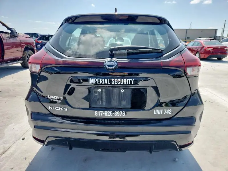 2024 NISSAN KICKS S  