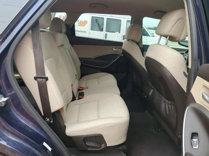 2017 HYUNDAI SANTA FE SE  