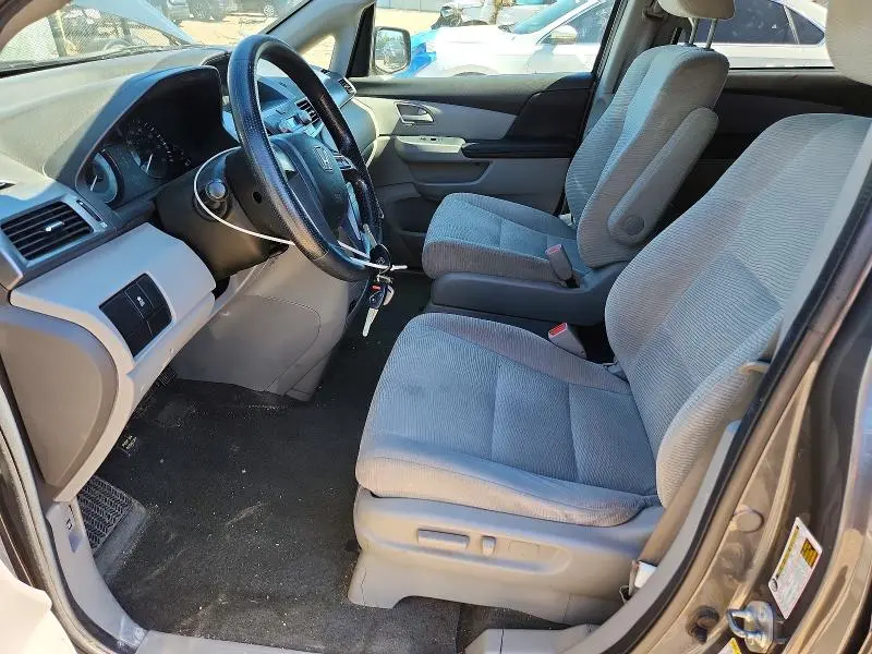 2011 HONDA ODYSSEY LX  