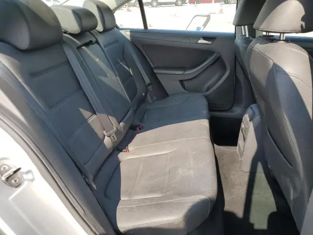 2011 VOLKSWAGEN JETTA SE  