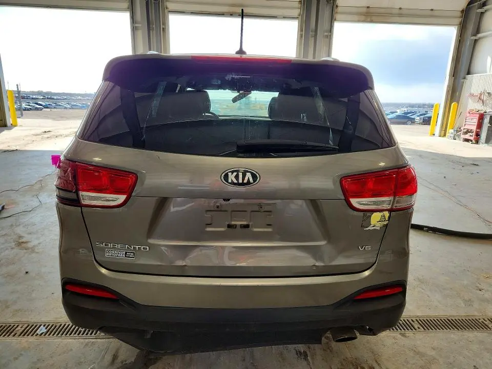 2016 KIA SORENTO LX V6  