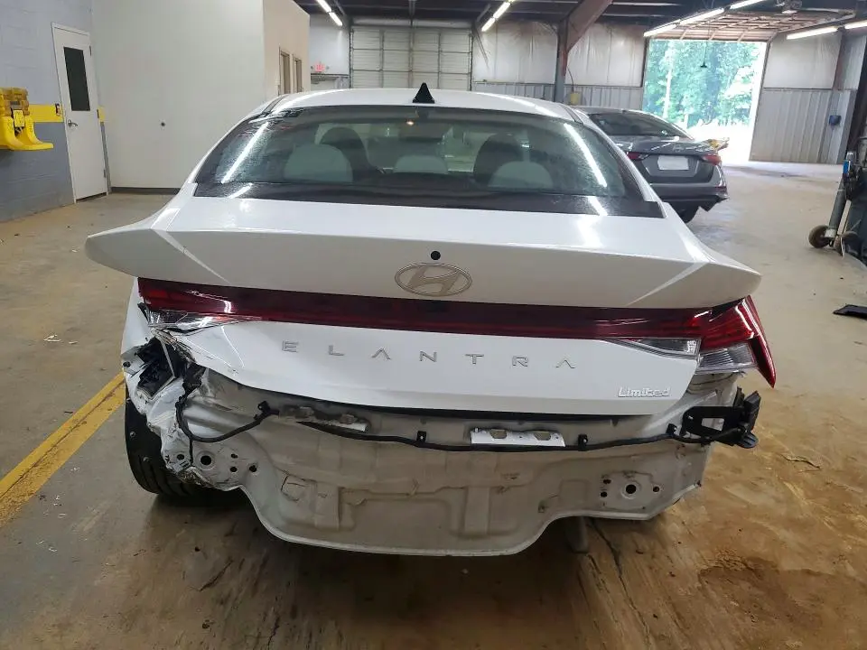 2024 HYUNDAI ELANTRA LIMITED  
