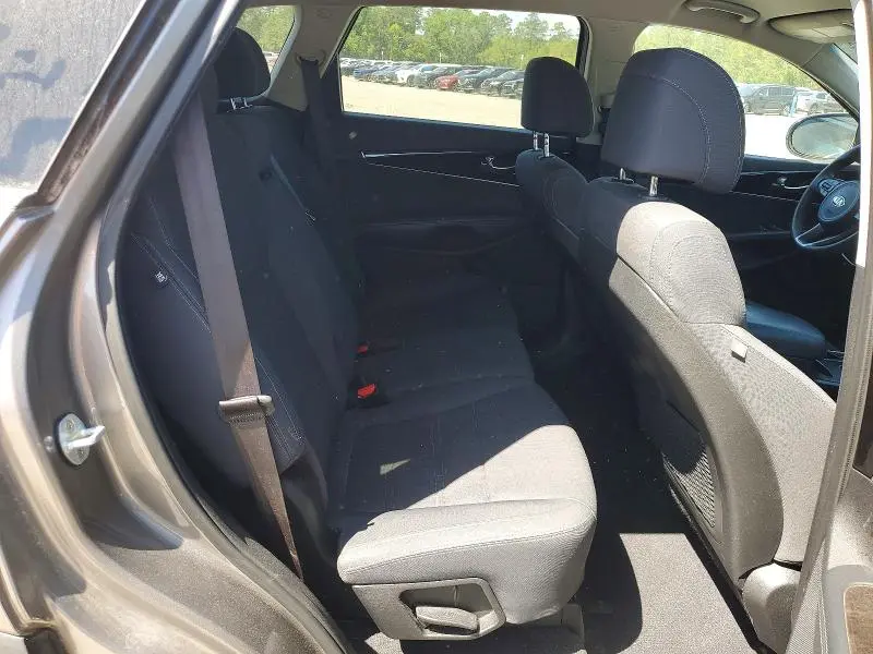 2017 KIA SORENTO LX V6  