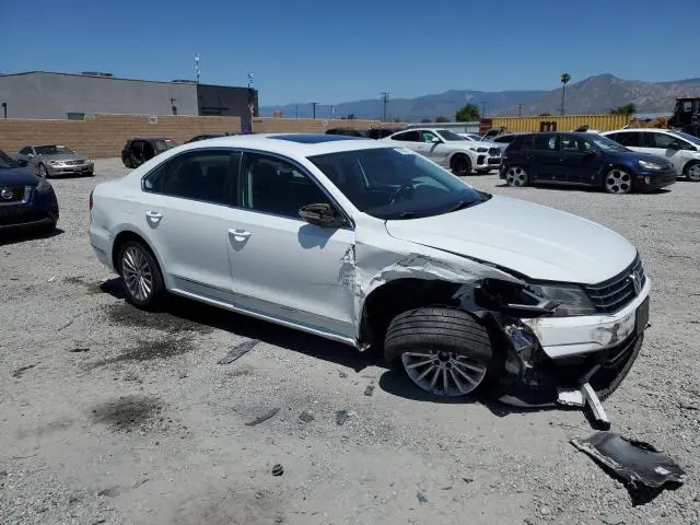 2017 VOLKSWAGEN PASSAT SE  
