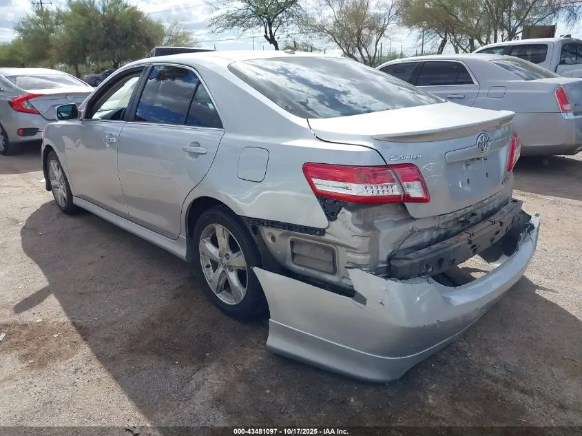 2011 TOYOTA CAMRY SE