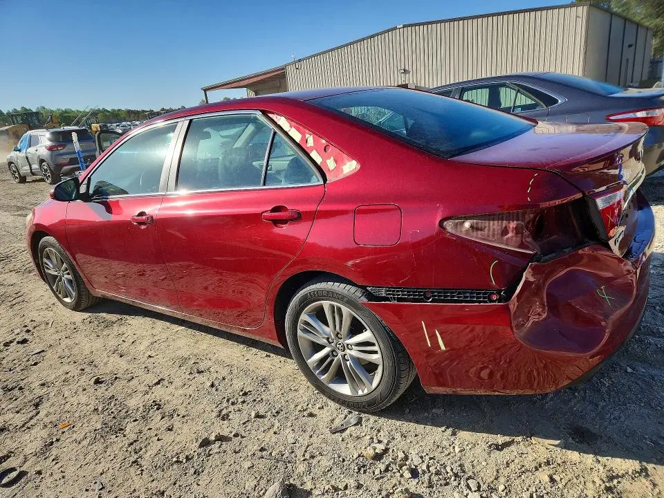 2015 TOYOTA CAMRY SE  