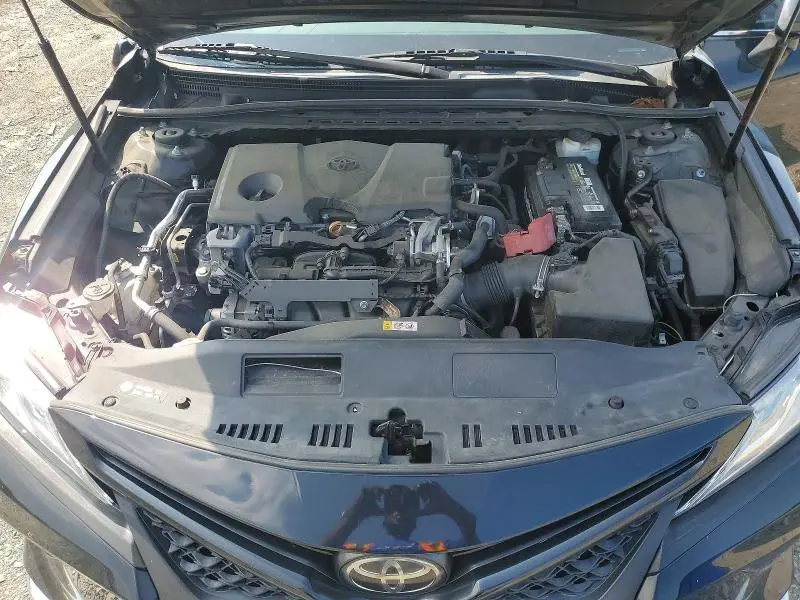 2019 TOYOTA CAMRY SE  
