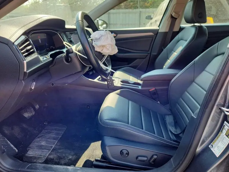 2024 VOLKSWAGEN JETTA SE  