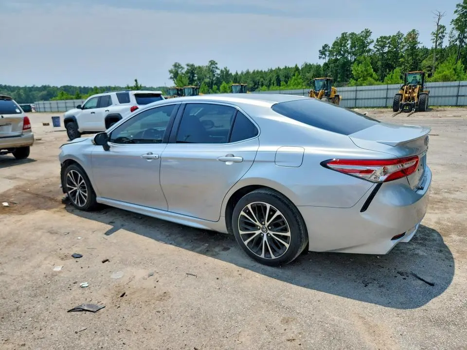 2018 TOYOTA CAMRY SE  
