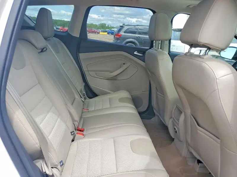 2016 FORD ESCAPE SE  