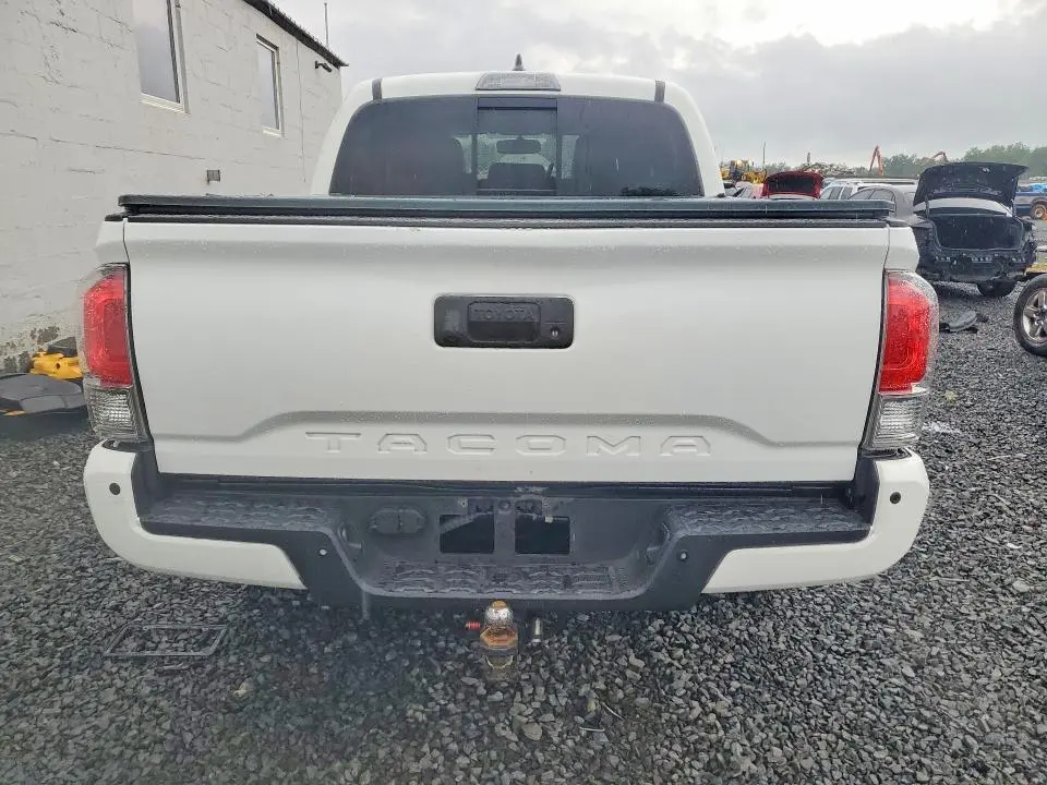 2017 TOYOTA TACOMA LIMITED  