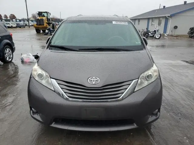 2012 TOYOTA SIENNA XLE  