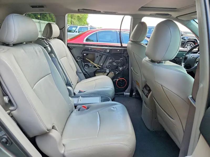 2013 TOYOTA HIGHLANDER LIMITED  