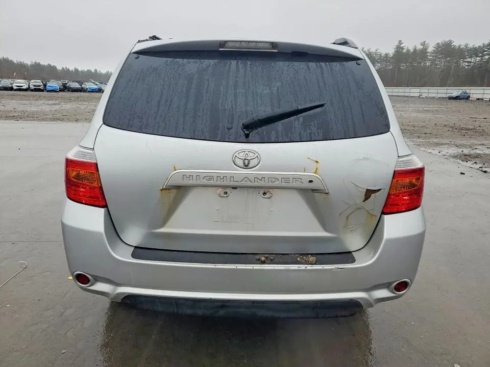 2010 TOYOTA HIGHLANDER SE  