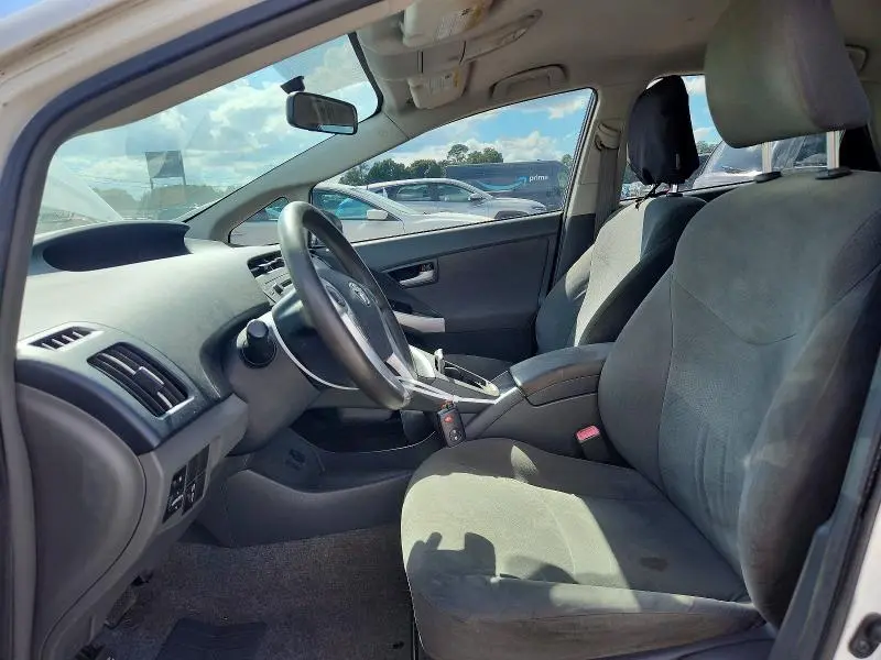 2010 TOYOTA PRIUS III  