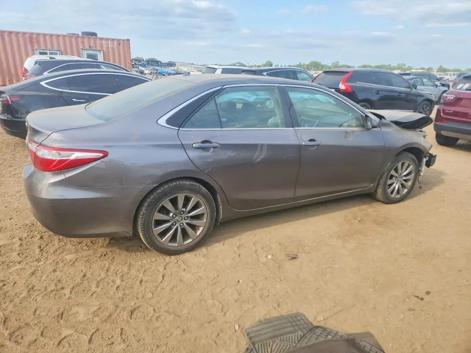 2015 TOYOTA CAMRY XLE  