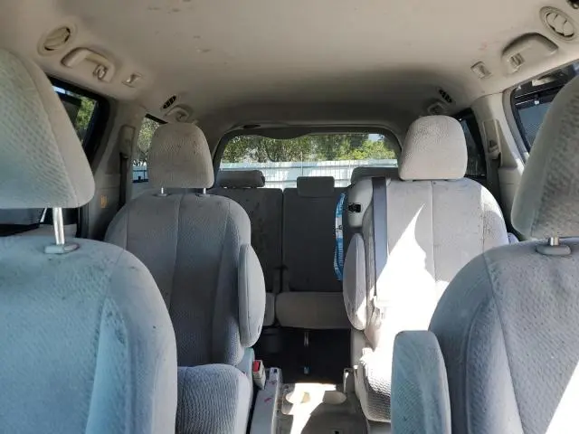 2012 TOYOTA SIENNA LE  
