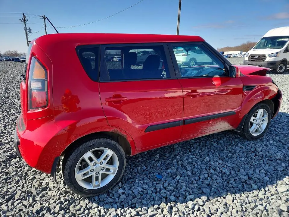 2011 KIA SOUL +  