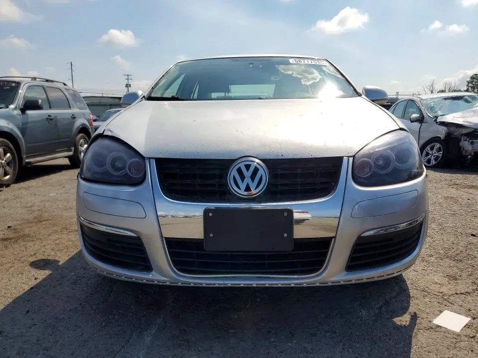 2010 VOLKSWAGEN JETTA SE  