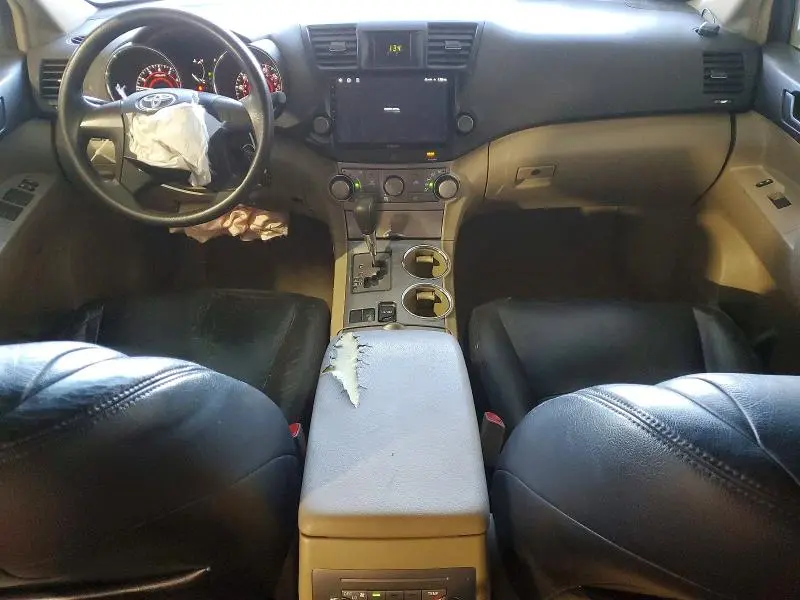 2010 TOYOTA HIGHLANDER   