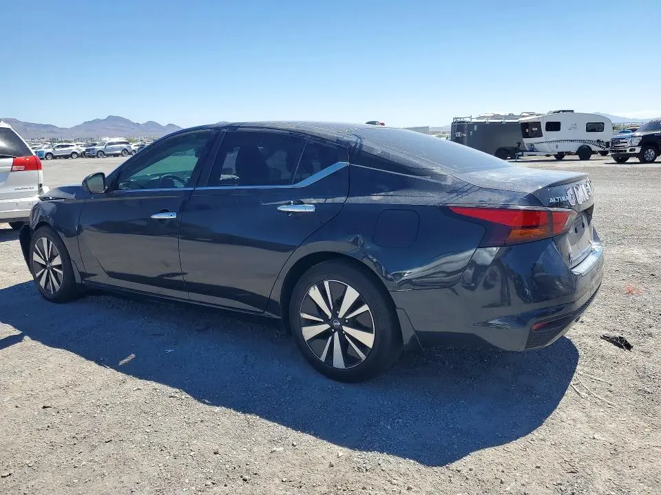 2022 NISSAN ALTIMA SV  