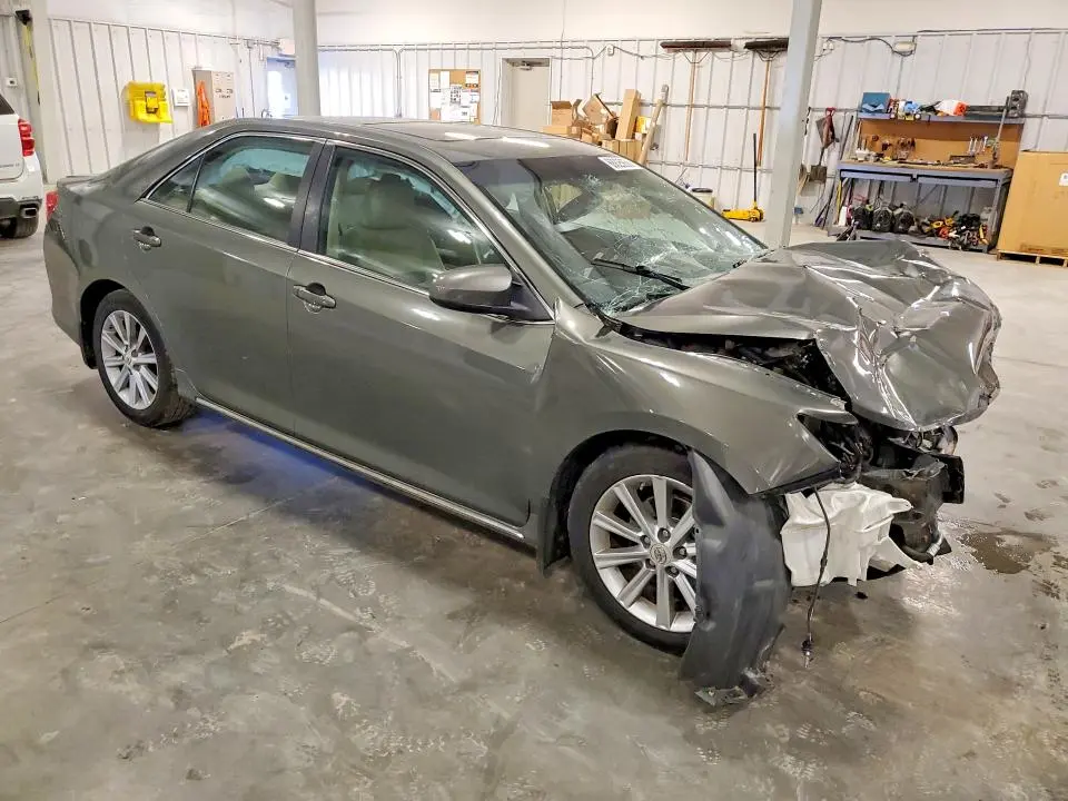 2012 TOYOTA CAMRY XLE  