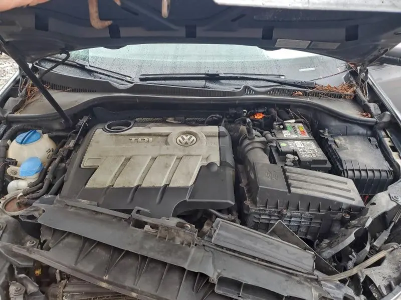 2011 VOLKSWAGEN GOLF   