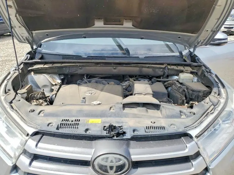 2018 TOYOTA HIGHLANDER XLE  
