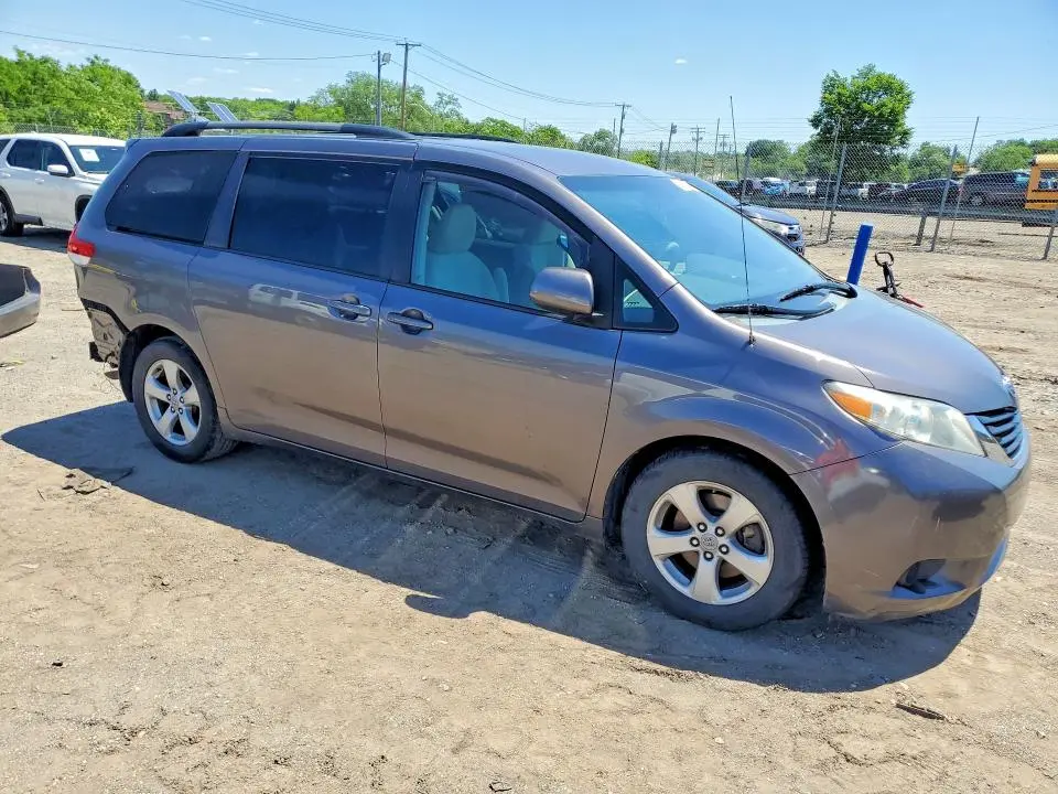 2012 TOYOTA SIENNA LE  