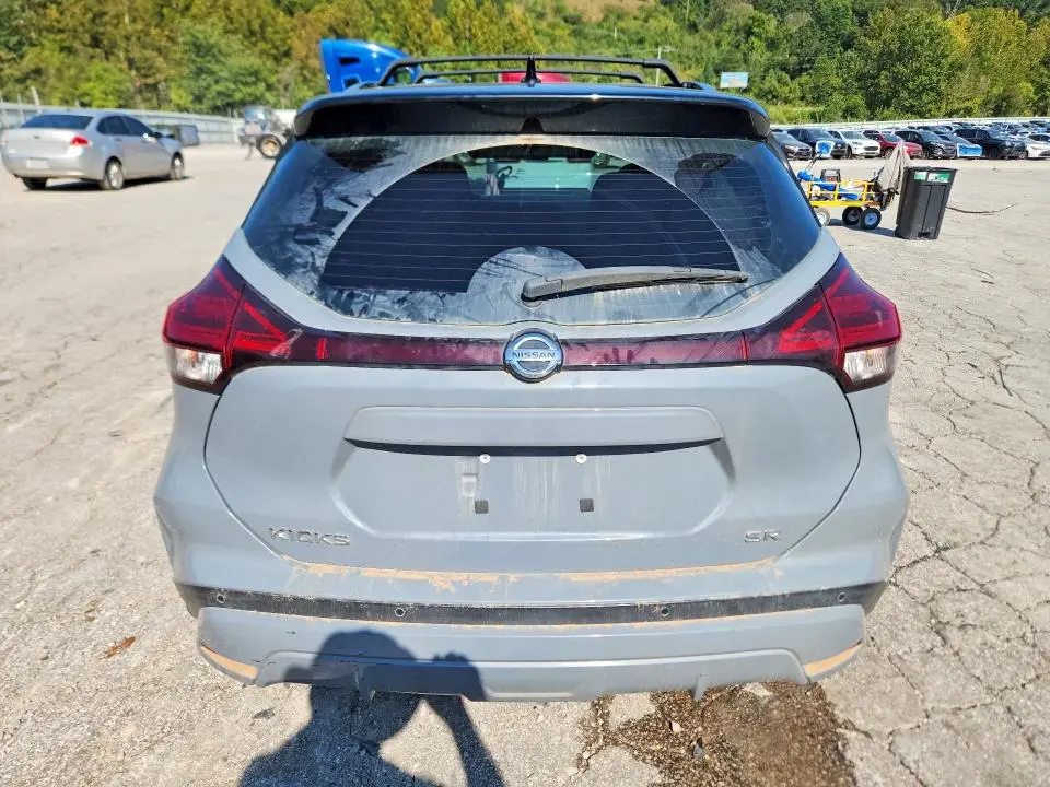 2021 NISSAN KICKS SR  