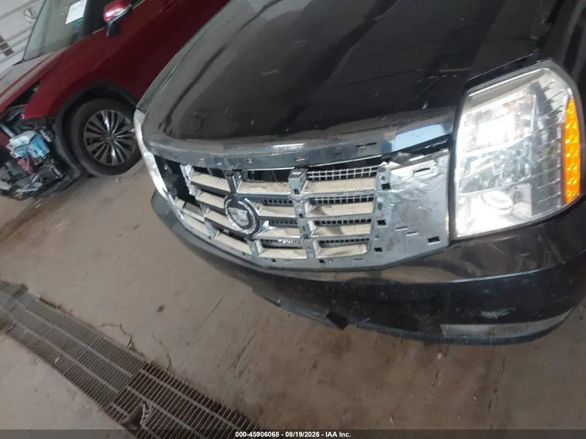 2011 CADILLAC ESCALADE ESV PREMIUM