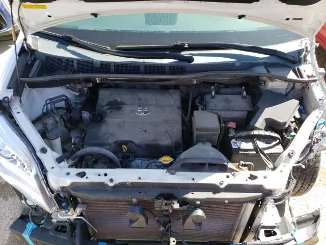 2014 TOYOTA SIENNA XLE  
