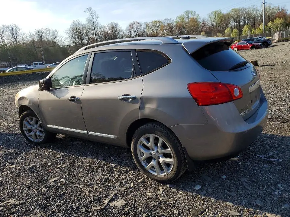 2013 NISSAN ROGUE S  