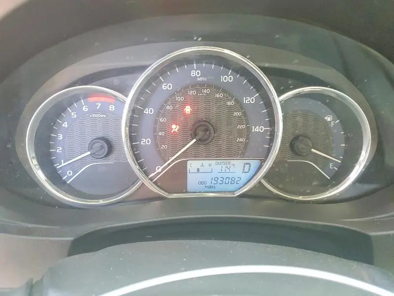 2015 TOYOTA COROLLA LE PLUS  