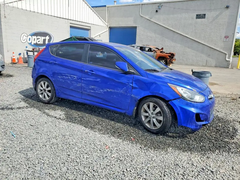 2013 HYUNDAI ACCENT SE  