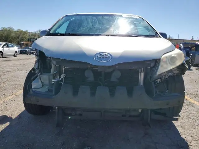 2011 TOYOTA SIENNA LE  