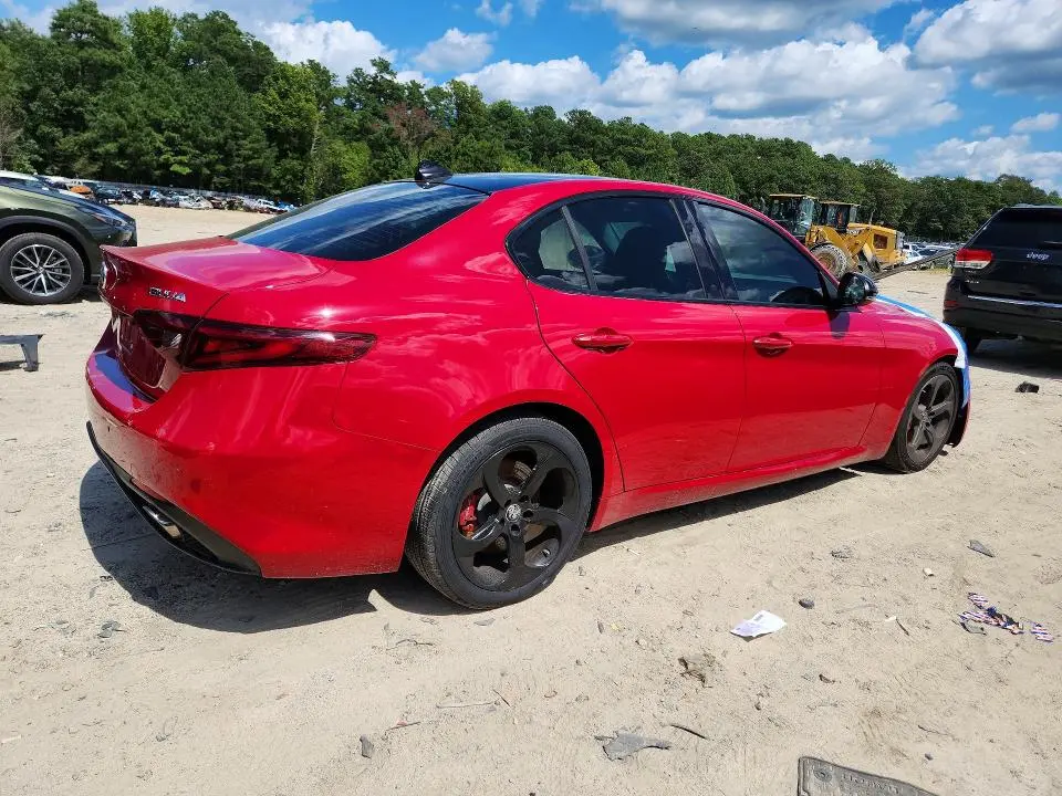 2017 ALFA ROMEO GIULIA   