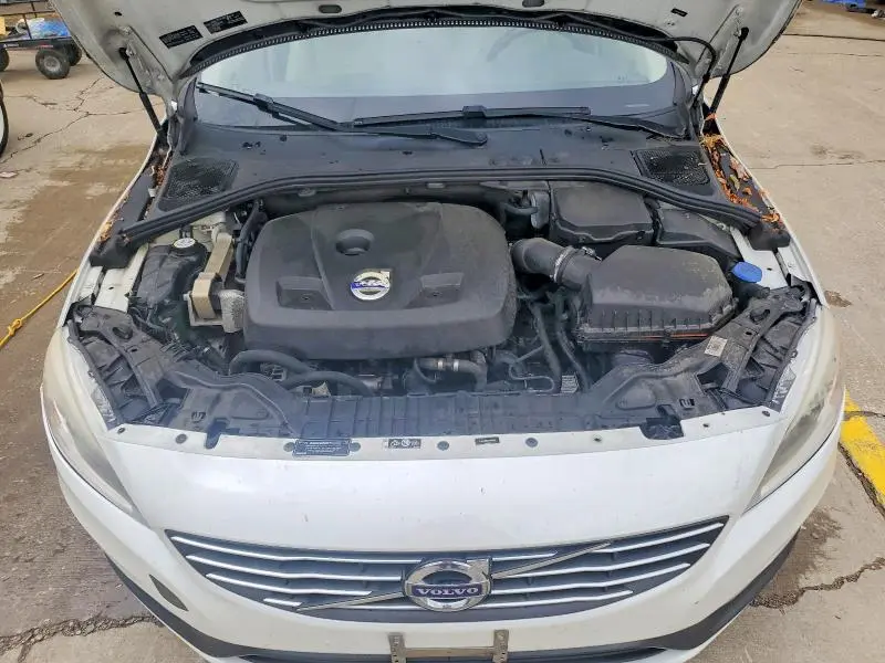 2015 VOLVO V60 T5  