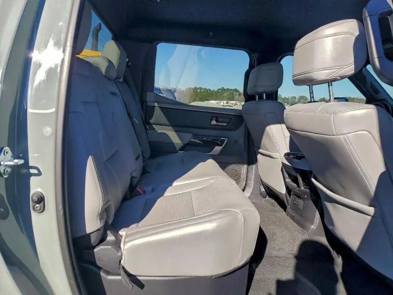 2025 TOYOTA TUNDRA CREWMAX LIMITED  