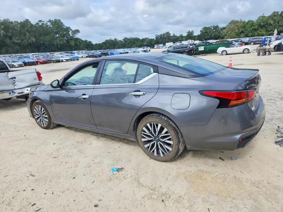2024 NISSAN ALTIMA SV  