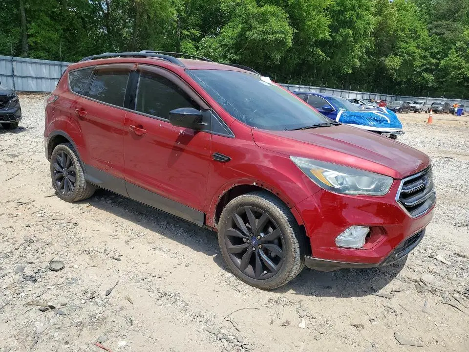 2017 FORD ESCAPE SE  